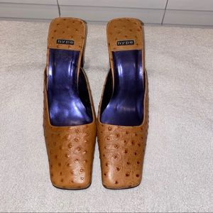 Hype made in Spain leather square heel mule